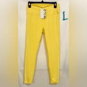 Bright Yellow Fitted Leggings for Active Comfort